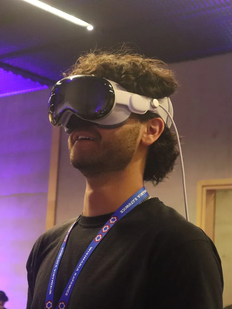 Your Resume in the Metaverse: The VR Career Boom That's Rewriting the Rules in 2025